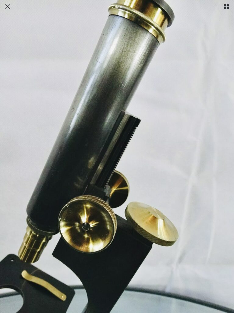 Microscopio monocular compuesto. R&J Beck. Londres. C.1876. Modelo «Star».