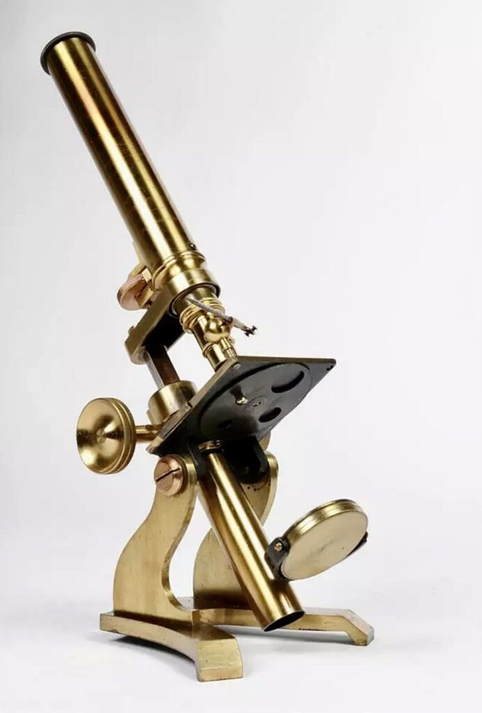 Microscopio monocular simple. W. Johnson. Londres 1860. Modelo “Society of the Arts”.