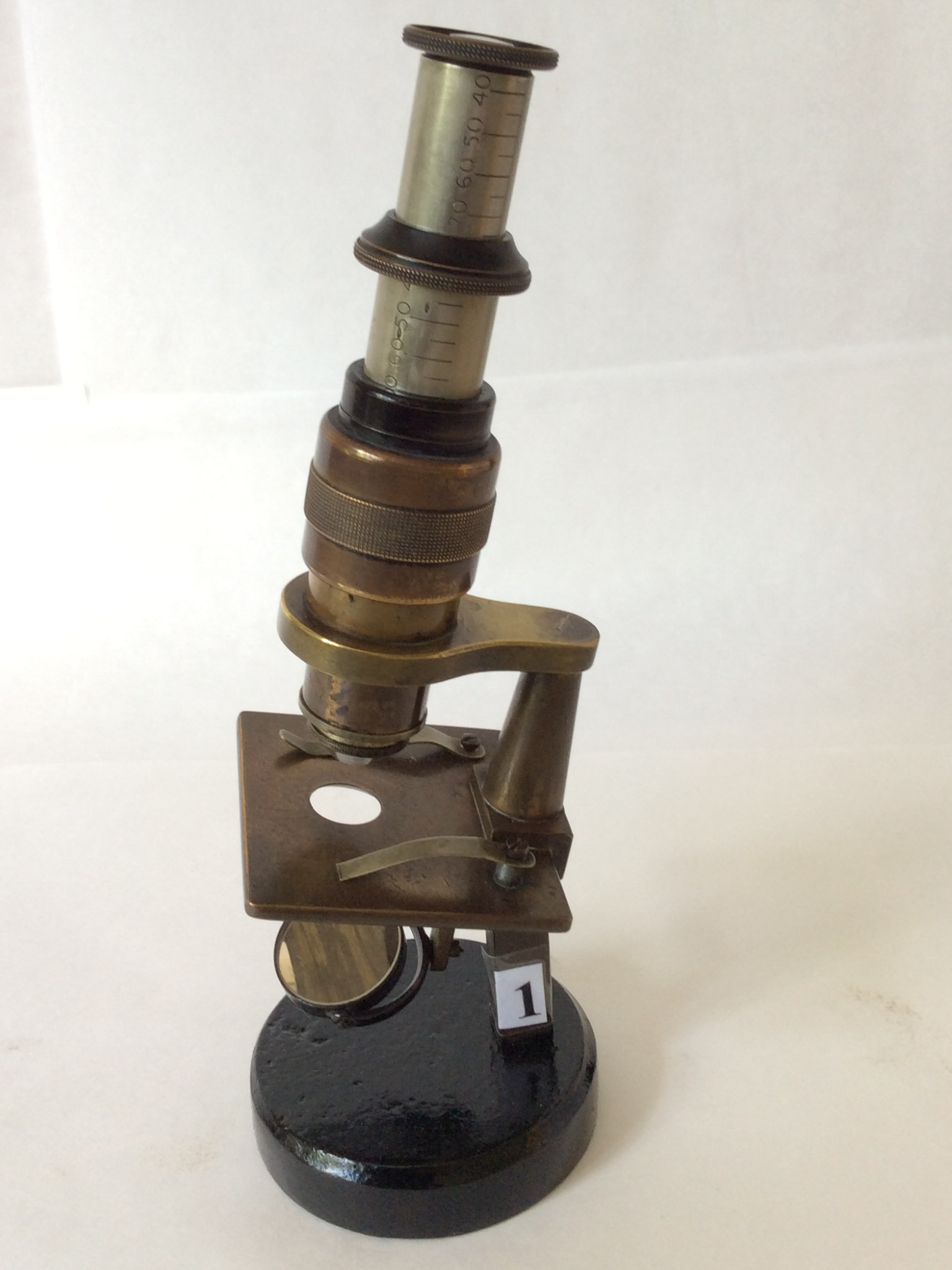 14. Microscopio monocular simple. C. Baker. Londres. c.1850