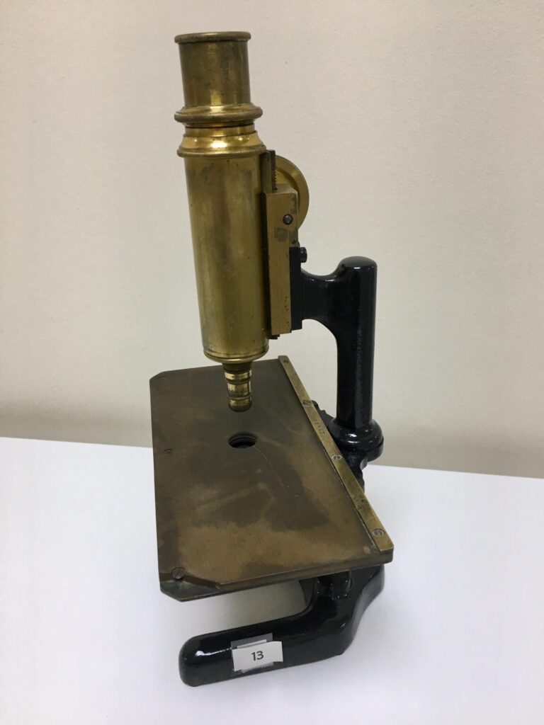 Microscopio triquinoscopio de Paul Waechter. Alemania c.1920.