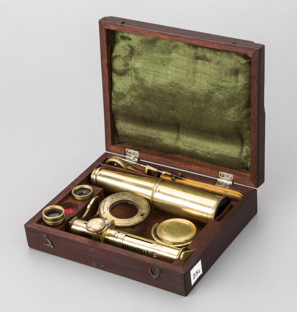 Gardner pocket microscope. Belfast. c.1809.