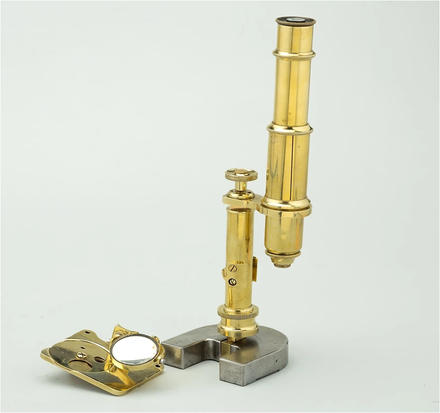43e. Microscopio portátil. Constant de Verick. Paris. 1870.