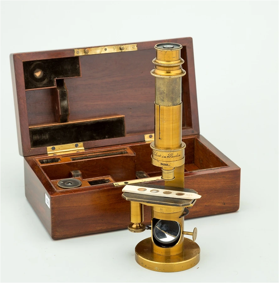 Microscopio de barril. F.W. Schiek. Berlin. 1859.