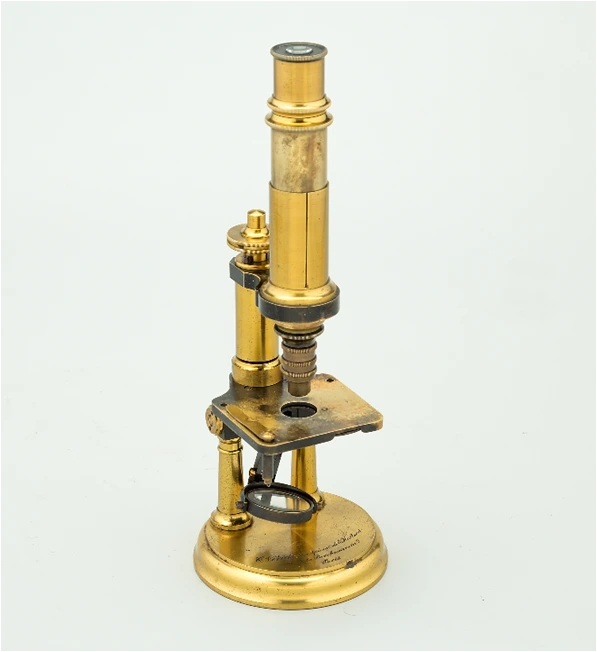 52h. Microscopio de doble pilar. C. de Verick. Francia. 1850.