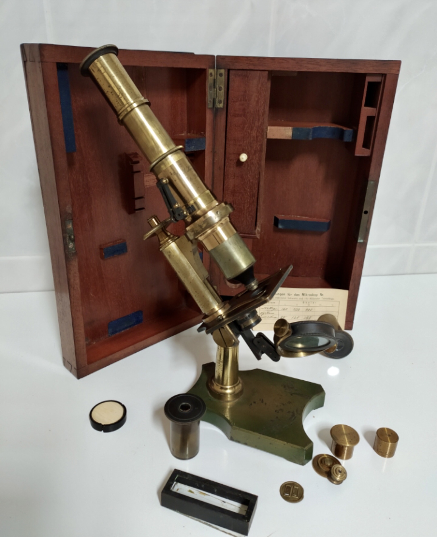 52k. Microscopio monocular J. J. Kipp. Delft. Holanda. 1865.