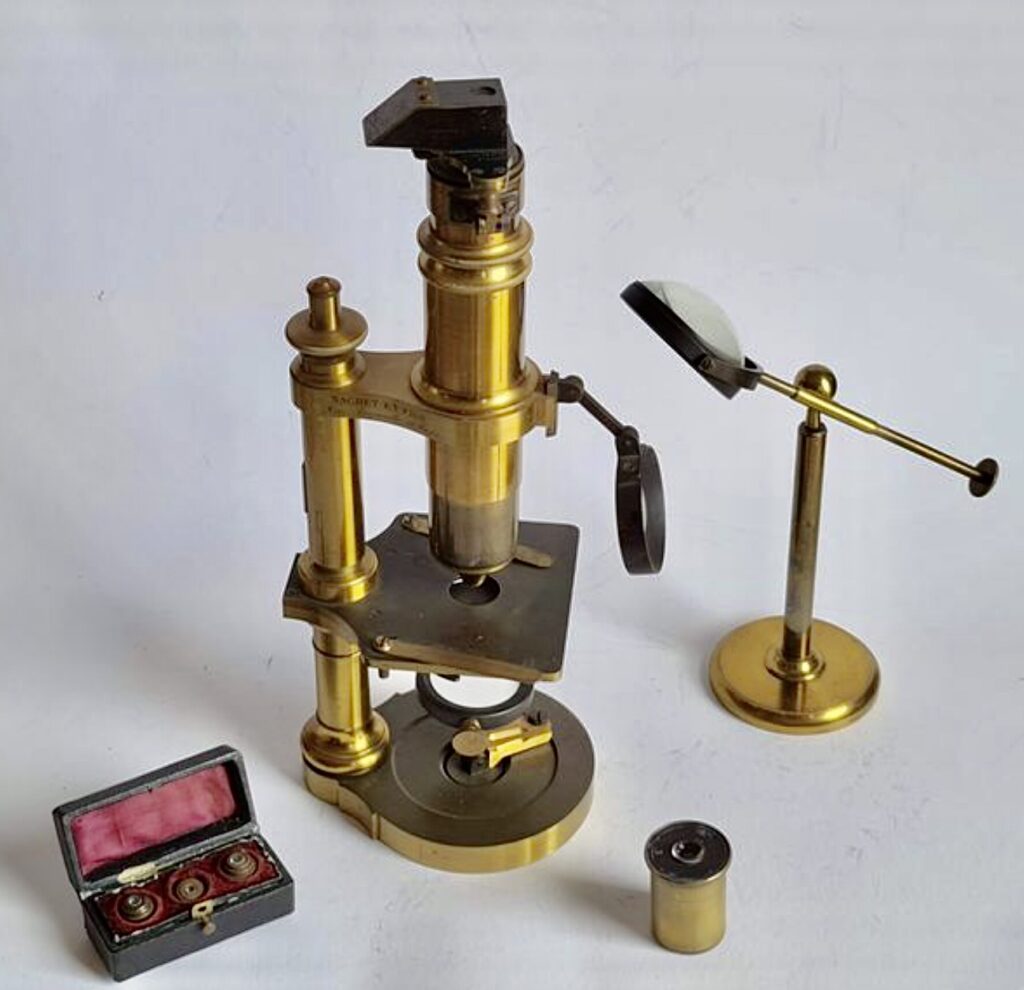 Pequeño microscopio mineralógico. Nachet. c1895