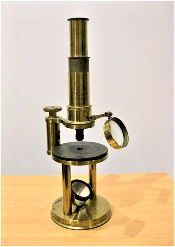 Microscopio monocular. H. Bellieni. c. 1887. Metz, Francia.