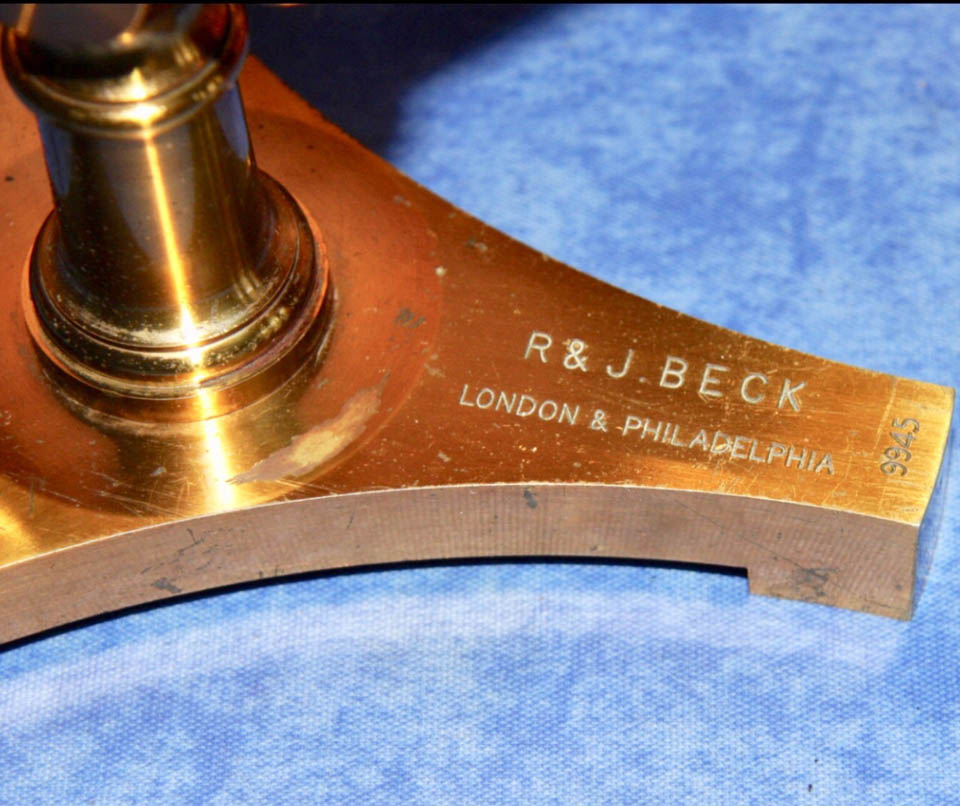 Microscopio monocular Beck & Beck. London y Philadelphia. 1872