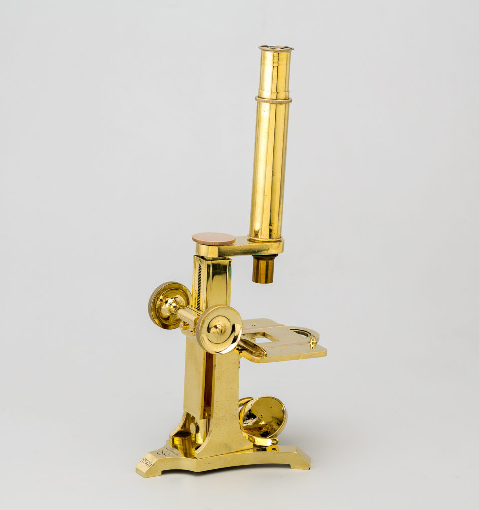 Microscopio monocular. M. Pillischer. c 1850. Londres