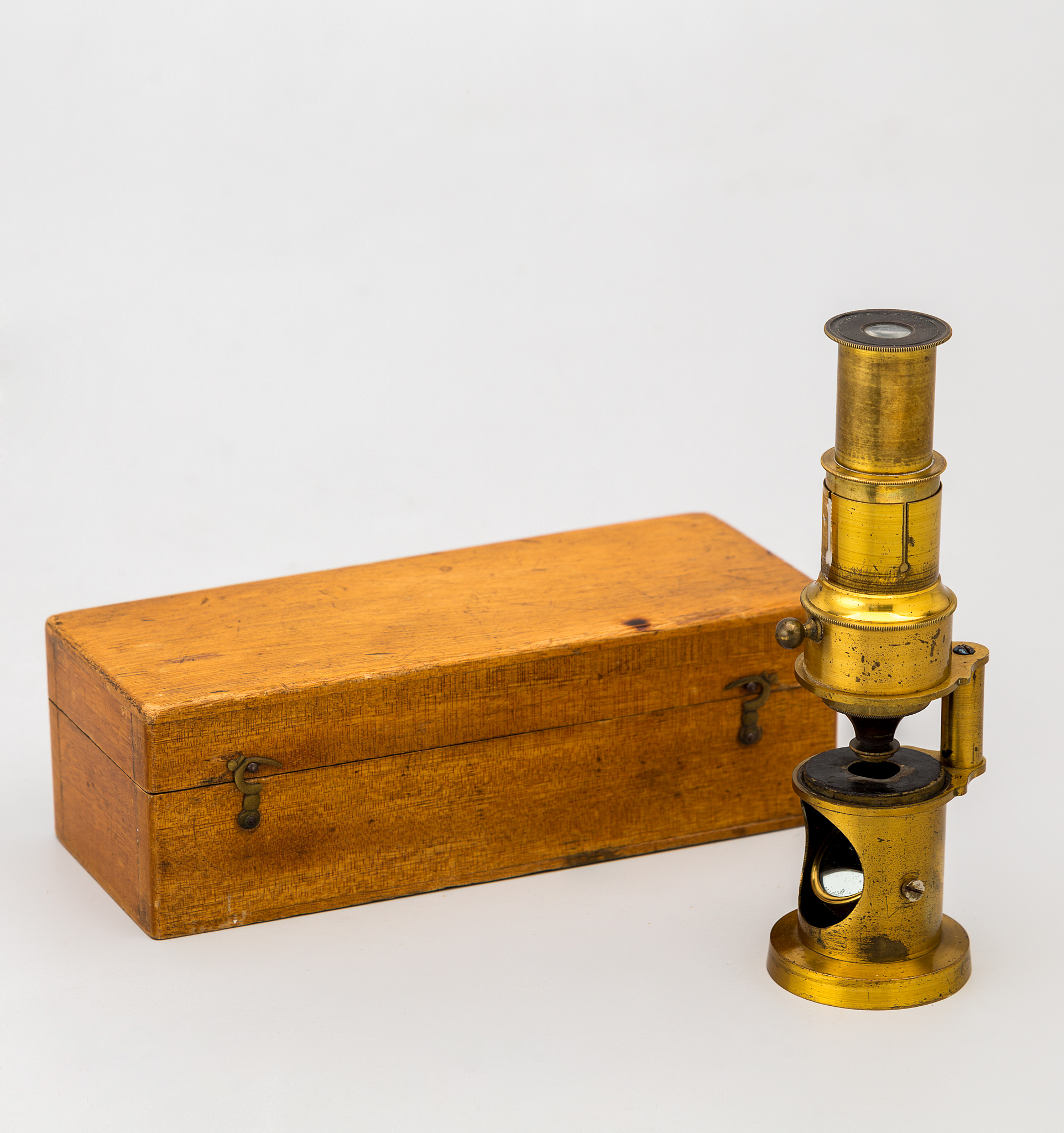 38. Microscopio de barril compuesto. 1835