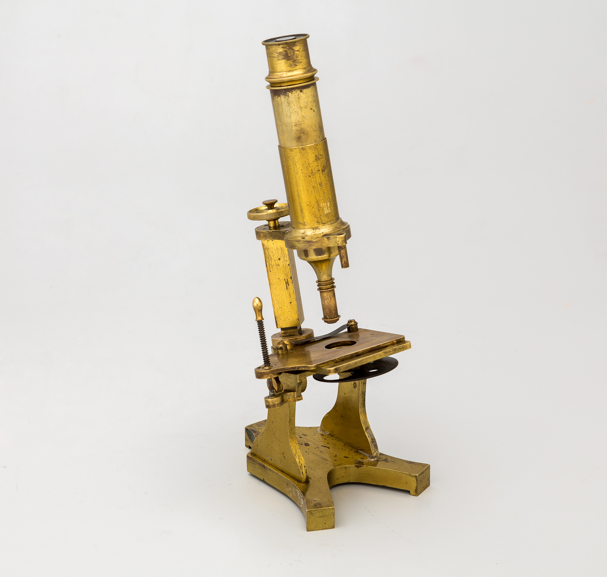 53. Microscopio monocular con platina sistema Varley