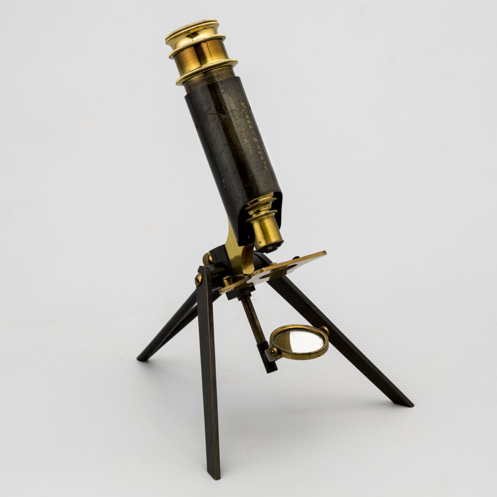 Microscopio plegable portátil. Murray & Heath. Londres. 1860