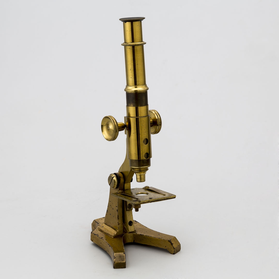 Microscopio monocular simple de fabricante desconocido.1830