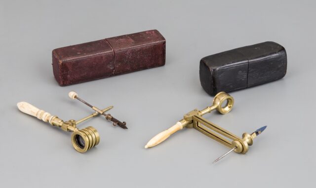 Lupa de bolsillo de mango de marfil. W.S. Jones. c.1879